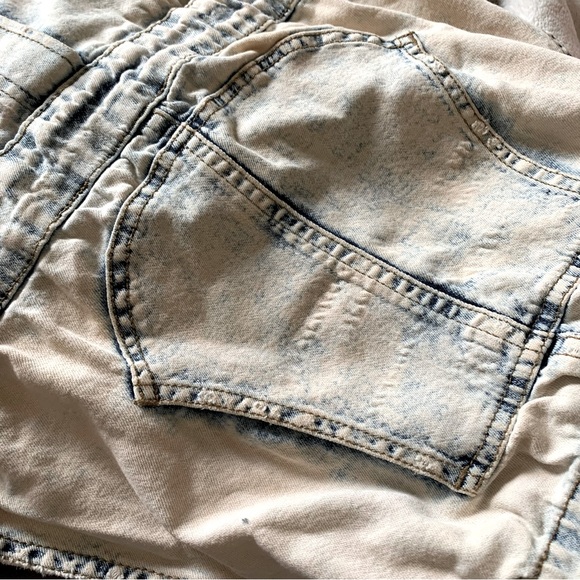 Acid Wash Denim Overalls - Picture 3 of 8